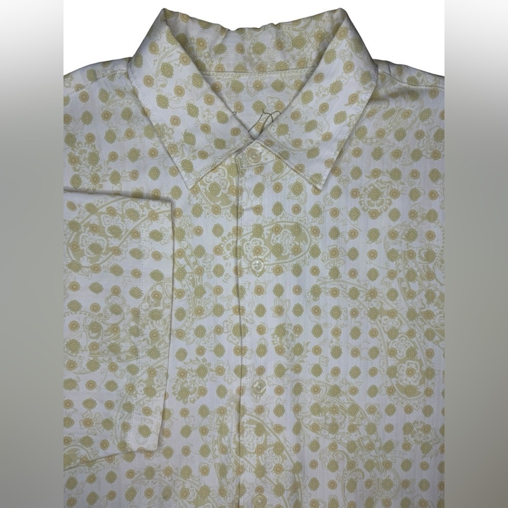 Tommy Bahama Short Sleeve Silk Button Up Size L Yellow Paisley